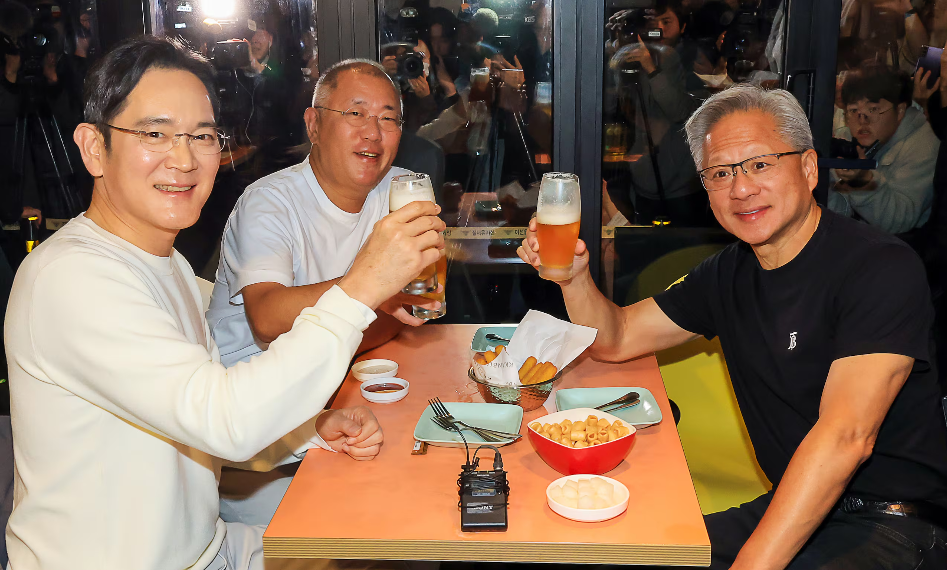 젠슨 황 스마트폰