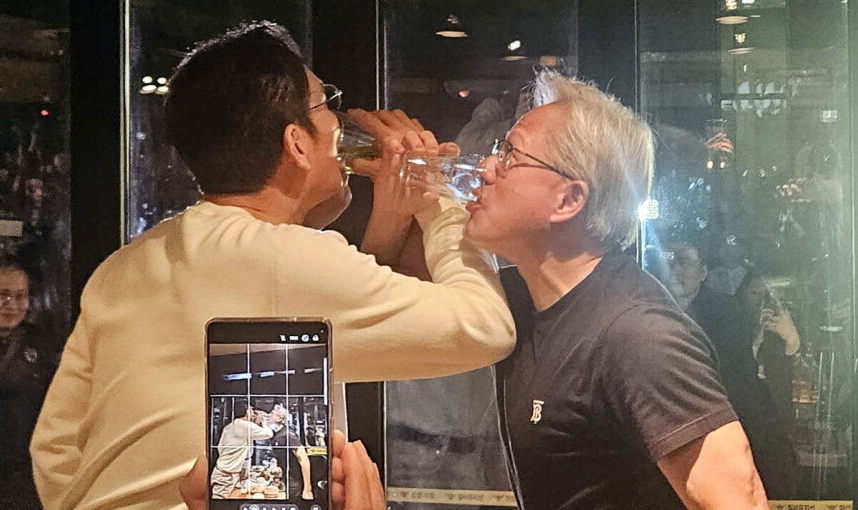 젠슨 황 스마트폰